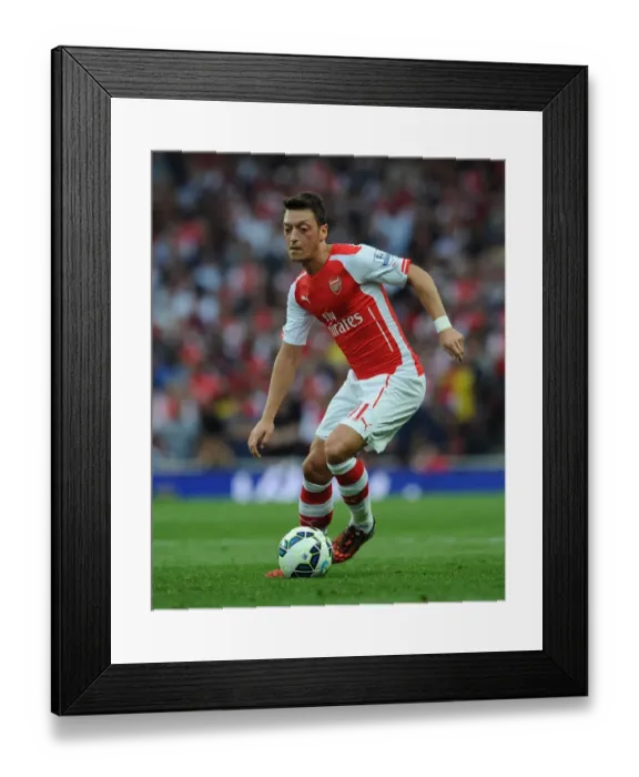 Framed Print : Mesut Ozil in Action: Arsenal vs. Tottenham Hotspur, Premier League 2014-15