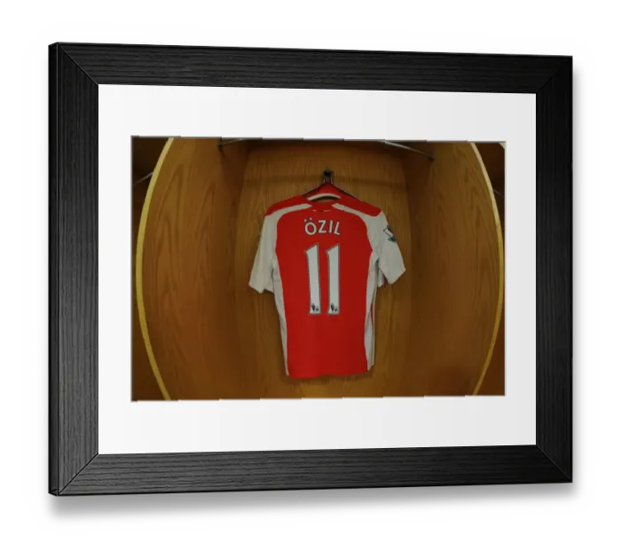 Framed Print : Mesut Ozil: Preparing for Battle - Arsenal v Tottenham Hotspur, Premier League 2014-15