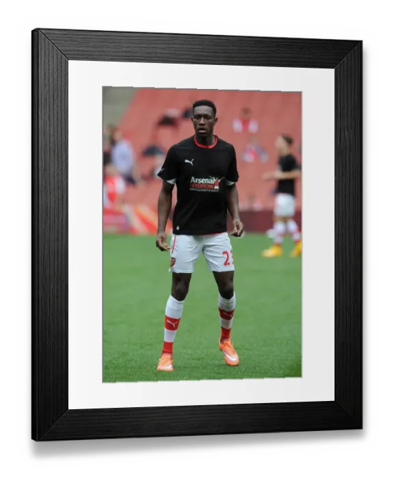 Framed Print : Danny Welbeck (Arsenal) in his Arsenal for Everyone T Shirt. Arsenal 2: 2 Hull City