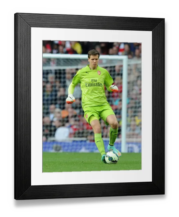 Framed Print : Wojciech Szczesny: Arsenal's Focused Goalkeeper Against Hull City (2014-15) Framed Print : Wojciech Szczesny: Arsenal's Focused Goalkeeper Against Hull City (2014-15)