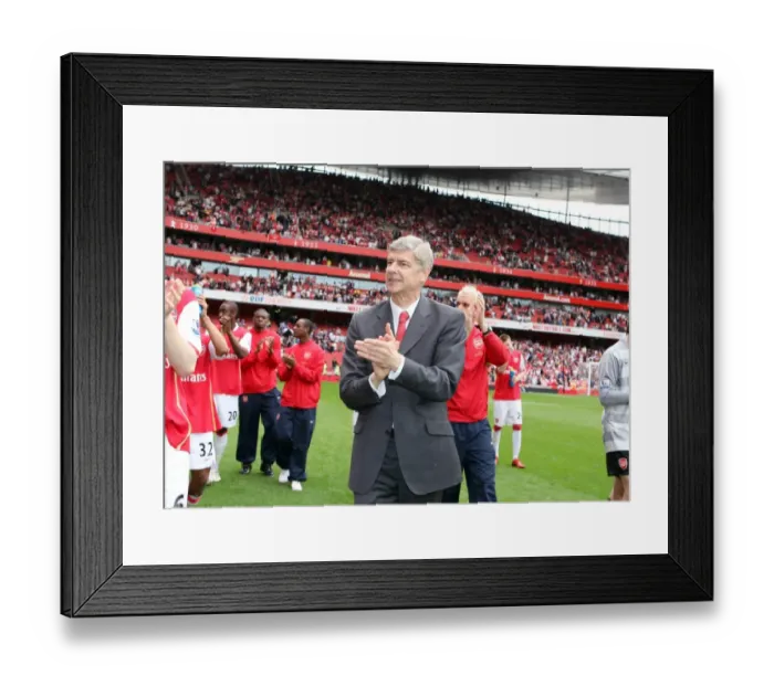 Framed Print : Arsene Wenger the Arsenal Manager claps the fans during the lap of the pitch to thank the fans for their support. Arsenal 1: 0 Everton. Barclays Premier League. Emirates Stadium, 4  /  5  /  08. Credit : Arsenal Football Club  / 
