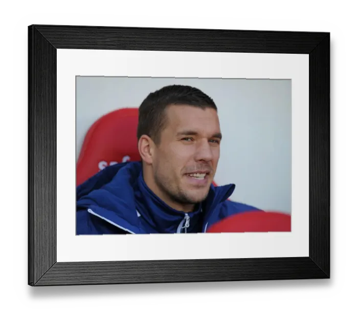Framed Print : Lukas Podolski: Arsenal Star Ready for Sunderland Clash (2014 / 15) Framed Print : Lukas Podolski: Arsenal Star Ready for Sunderland Clash (2014 / 15)