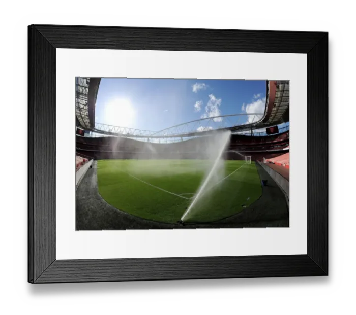 Framed Print : Preparing the Perfect Pitch: Arsenal vs Burnley (2014 / 15) Framed Print : Preparing the Perfect Pitch: Arsenal vs Burnley (2014 / 15)
