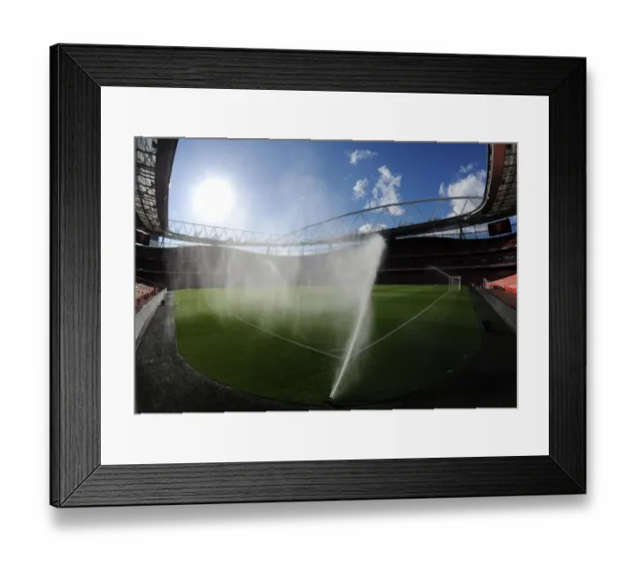 Framed Print : Arsenal's Dominant Performance: 3-0 Victory Over Burnley in a Wet Emirates Stadium (2014), Barclays Premier League