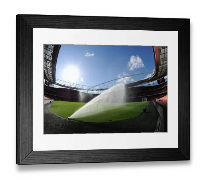 Framed Print : Arsenal's Dominant Performance: 3-0 Victory Over Burnley in a Wet Emirates Stadium (2014)