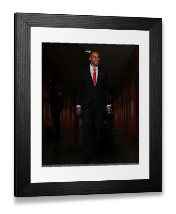 Framed Print : Theo Walcott's Arrival: Arsenal FC vs RSC Anderlecht, UEFA Champions League, 2014