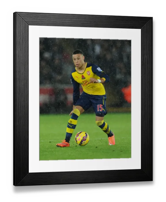 Framed Print : Alex Oxlade-Chamberlain in Action: Swansea vs Arsenal, Premier League 2014-15