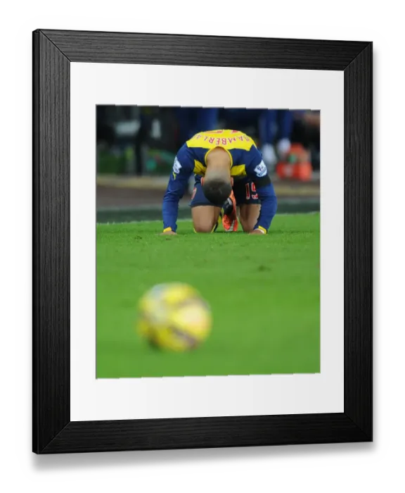 Framed Print : Alex Oxlade-Chamberlain in Action: Swansea v Arsenal, Premier League 2014-15 Framed Print : Alex Oxlade-Chamberlain in Action: Swansea v Arsenal, Premier League 2014-15