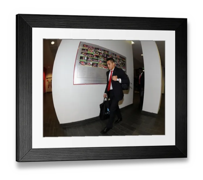 Framed Print : Alexis Sanchez: Arrival at Emirates Stadium - Arsenal FC vs RSC Anderleicht, UEFA Champions League, 2014
