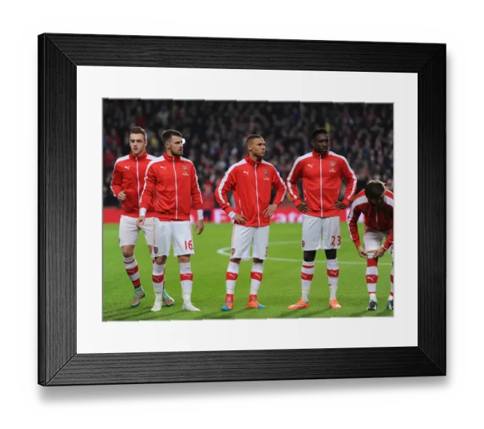 Framed Print : Aaron Ramsey, Kieran Gibbs and Danny Welbeck (Arsenal) before the match. Arsenal 2