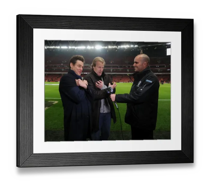Framed Print : Jim Carrey and Jeff Daniels Reunite at Arsenal vs Manchester United, 2014-15 Premier League Framed Print : Jim Carrey and Jeff Daniels Reunite at Arsenal vs Manchester United, 2014-15 Premier League