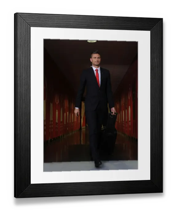 Framed Print : Olivier Giroud: Focused and Ready for Arsenal vs Manchester United Clash (2014-15)