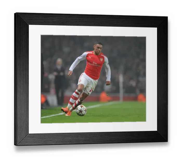 Framed Print : Arsenal's Oxlade-Chamberlain in Action against Borussia Dortmund, UEFA Champions League 2014-15