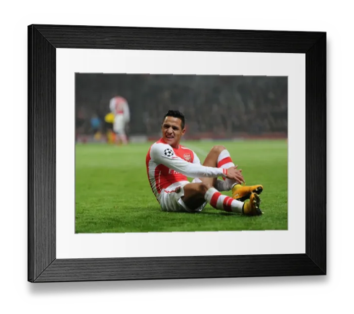 Framed Print : Alexis Sanchez in Action: Arsenal vs Borussia Dortmund, UEFA Champions League (2014)