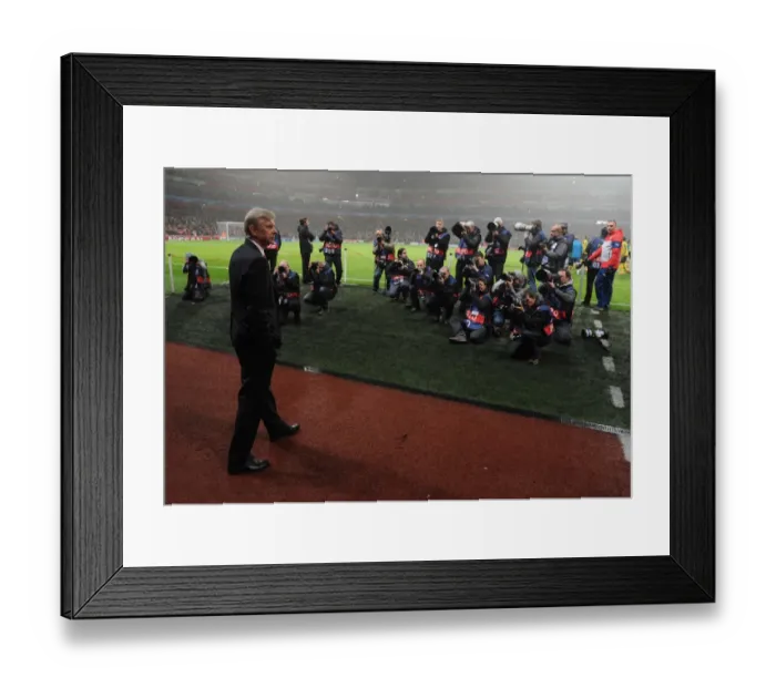 Framed Print : Arsene Wenger: Arsenal FC vs Borussia Dortmund, UEFA Champions League (2014)