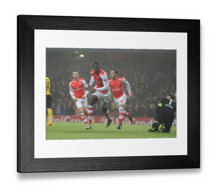 Framed Print : Arsenal's Yaya Sanogo Scores the Winner Against Borussia Dortmund in the 2014-15 Champions League