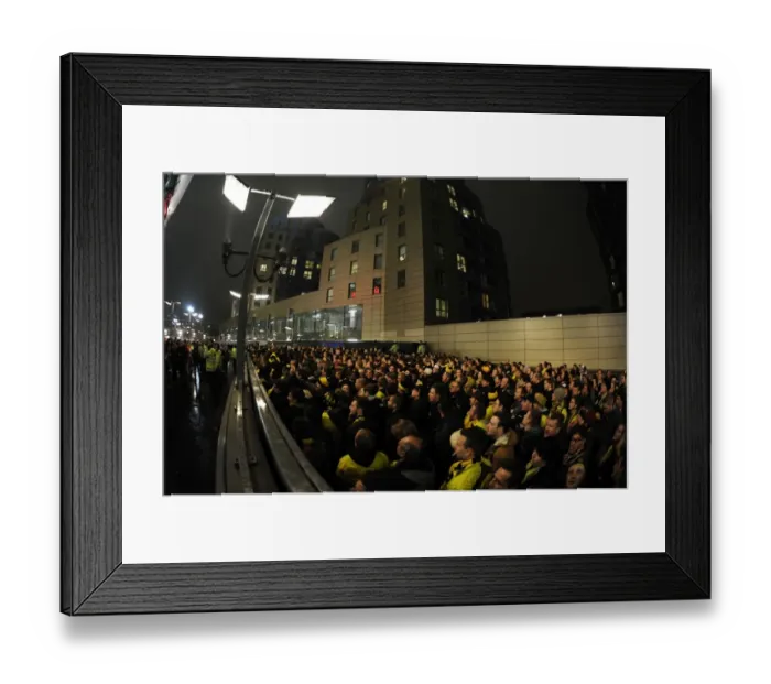 Framed Print : Arsenal vs Borussia Dortmund: Champions League Clash at Emirates Stadium
