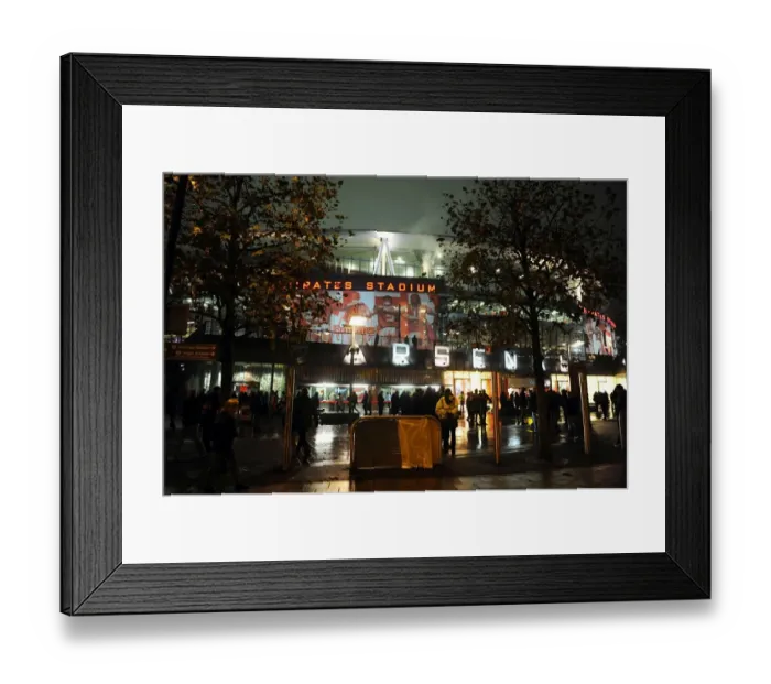 Framed Print : Arsenal vs Borussia Dortmund: UEFA Champions League 2014-15 at Emirates Stadium, London