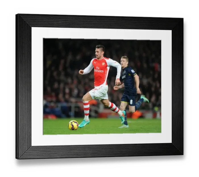 Framed Print : Giroud vs. Davis: Intense Battle at the Emirates - Arsenal v Southampton (2014-15) Framed Print : Giroud vs. Davis: Intense Battle at the Emirates - Arsenal v Southampton (2014-15)