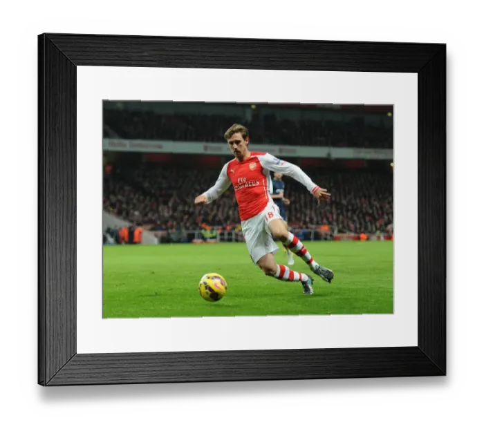 Framed Print : Nacho Monreal (Arsenal). Arsenal 1: 0 Southampton. Barclays Premier League. Emirates Stadium
