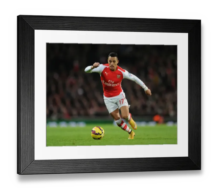 Framed Print : Alexis Sanchez in Action: Arsenal vs Southampton, Premier League 2014-15
