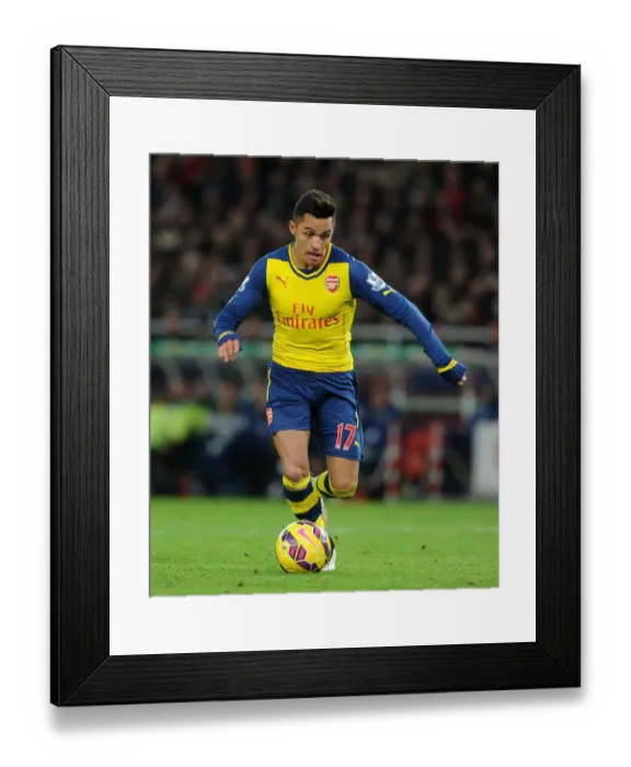 Framed Print : Alexis Sanchez in Action: Arsenal vs Stoke City, Premier League 2014-15
