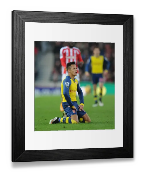 Framed Print : Alexis Sanchez in Action: Arsenal vs Stoke City, Premier League 2014-15