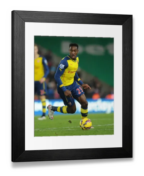 Framed Print : Danny Welbeck in Action: Arsenal vs Stoke City, Premier League 2014-15
