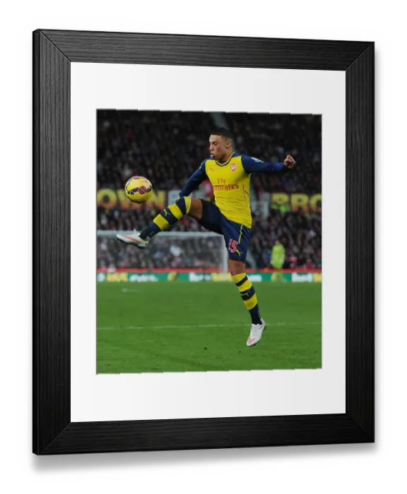 Framed Print : Alex Oxlade-Chamberlain in Action: Arsenal vs Stoke City, Premier League 2014-15