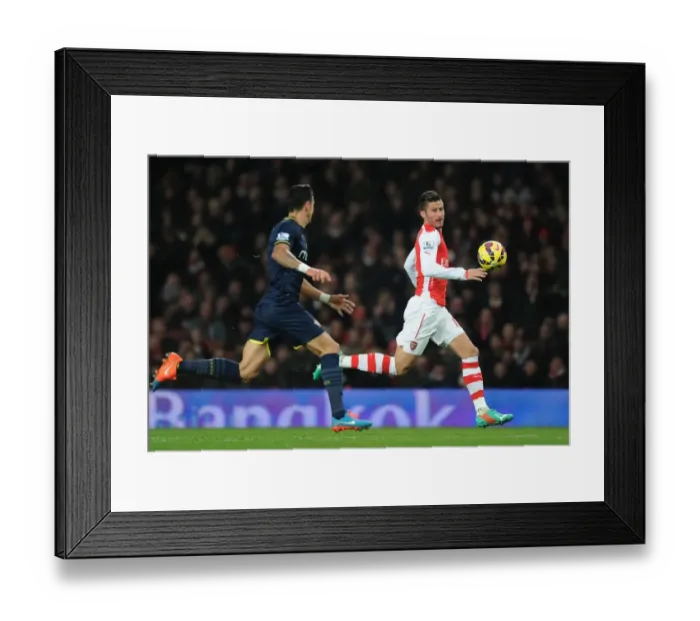 Framed Print : Giroud's Determined Run: Arsenal vs Southampton, Premier League 2014-15 Framed Print : Giroud's Determined Run: Arsenal vs Southampton, Premier League 2014-15