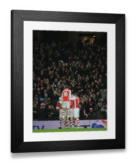 Framed Print : Arsenal Celebrate Alexis Sanchez's Goal Against Southampton (2014-15)