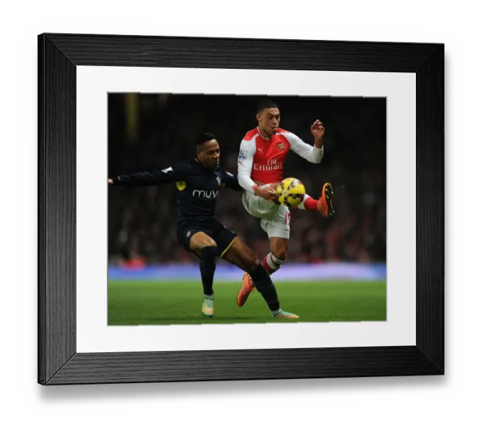 Framed Print : Clash at Emirates: Oxlade-Chamberlain vs. Clyne, Arsenal vs. Southampton, Premier League 2014-15