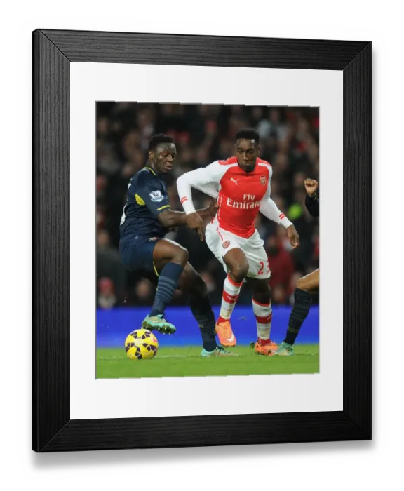 Framed Print : Clash at Emirates: Welbeck vs. Wanyama - Arsenal vs. Southampton, Premier League 2014-15