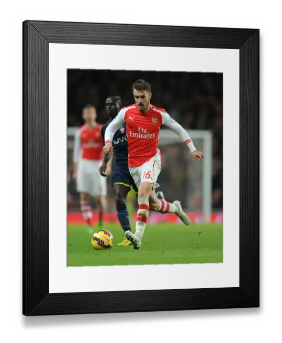 Framed Print : Arsenal's Aaron Ramsey in Action against Southampton (2014-15)