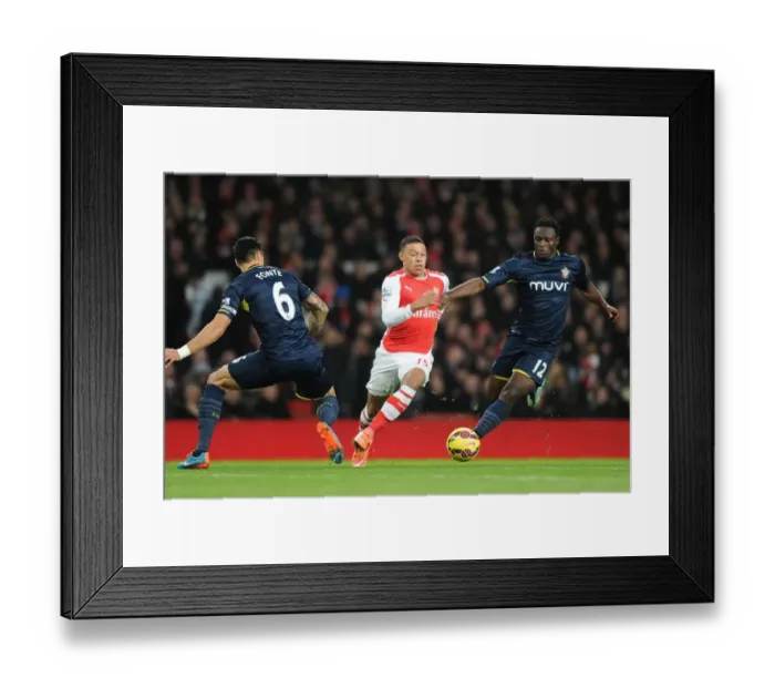 Framed Print : Alex Oxlade-Chamberlain's Slick Moves: Outsmarting Fonte and Wanyama in Arsenal's Victory over Southampton (2014-15) Framed Print : Alex Oxlade-Chamberlain's Slick Moves: Outsmarting Fonte and Wanyama in Arsenal's Victory over Southampton (2014-15)