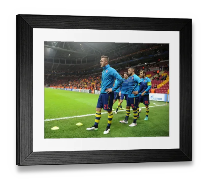 Framed Print : Calum Chambers (Arsenal). Galatasaray 1: 4 Arsenal. UEFA Champions League. Group D Framed Print : Calum Chambers (Arsenal). Galatasaray 1: 4 Arsenal. UEFA Champions League. Group D