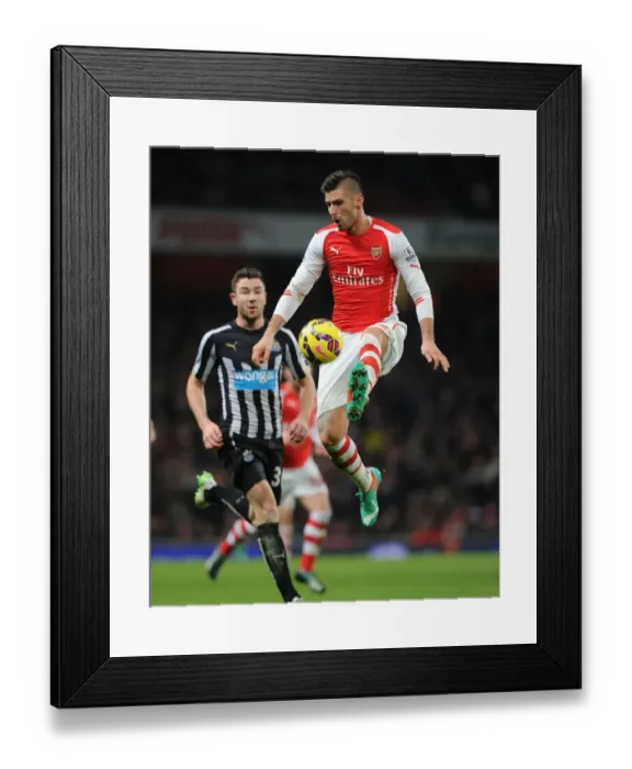 Framed Print : Arsenal's Olivier Giroud in Action during Arsenal v Newcastle United, Premier League 2014 / 15 Framed Print : Arsenal's Olivier Giroud in Action during Arsenal v Newcastle United, Premier League 2014 / 15