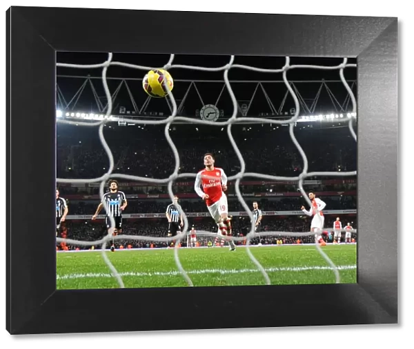 Santi Cazorla Scores Arsenal's Fourth Goal Against Newcastle United (December 2014)
