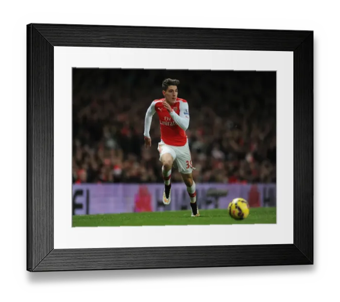 Framed Print : Hector Bellerin in Action: Arsenal vs Newcastle United, Premier League 2014 / 15