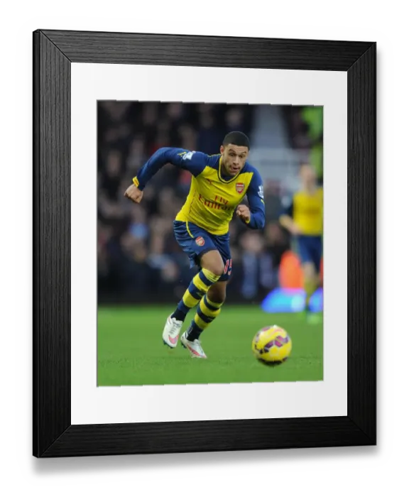 Framed Print : Alex Oxlade-Chamberlain in Action: West Ham United vs Arsenal, Premier League 2014-15