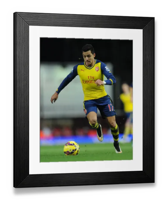 Framed Print : Alexis Sanchez in Action: Arsenal's Star Performance against West Ham United, Premier League 2014-15