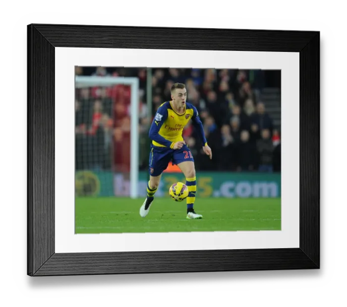 Framed Print : Arsenal's Calum Chambers in Action against Southampton (Premier League 2014-15) Framed Print : Arsenal's Calum Chambers in Action against Southampton (Premier League 2014-15)