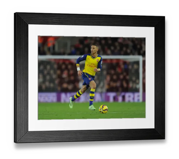 Framed Print : Arsenal's Kieran Gibbs in Action Against Southampton (2014-15)