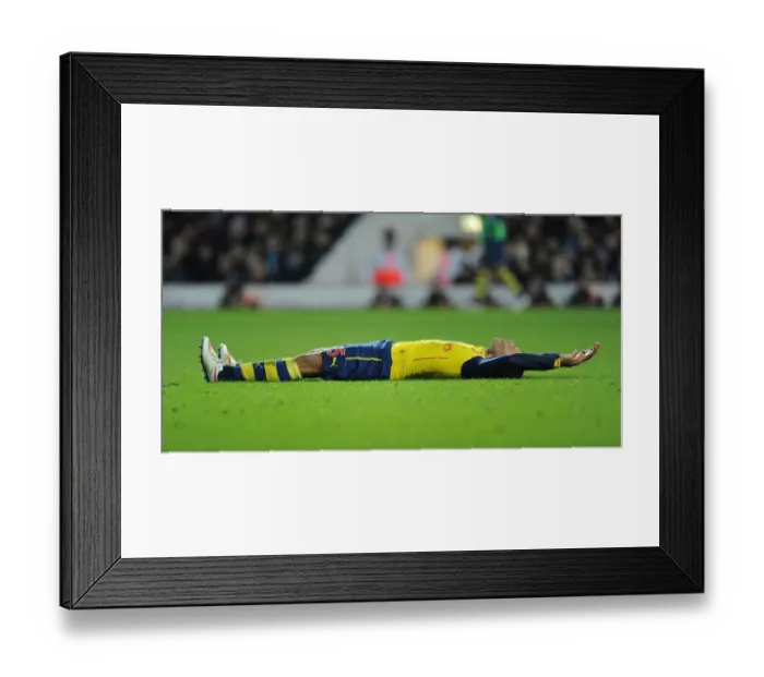 Framed Print : Arsenal's Alex Oxlade-Chamberlain in Action against West Ham United (2014-15)