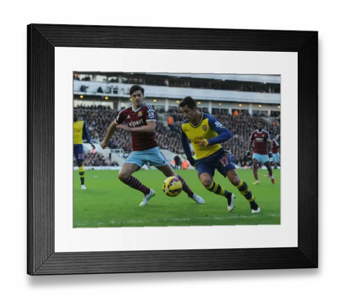Framed Print : Sanchez vs. Tomkins: A Premier League Battle at Boleyn Ground Framed Print : Sanchez vs. Tomkins: A Premier League Battle at Boleyn Ground