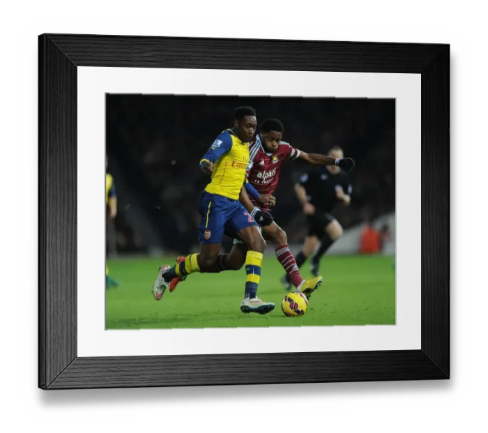 Framed Print : Welbeck vs. Song: Intense Battle in West Ham United vs. Arsenal (2014-15) Framed Print : Welbeck vs. Song: Intense Battle in West Ham United vs. Arsenal (2014-15)