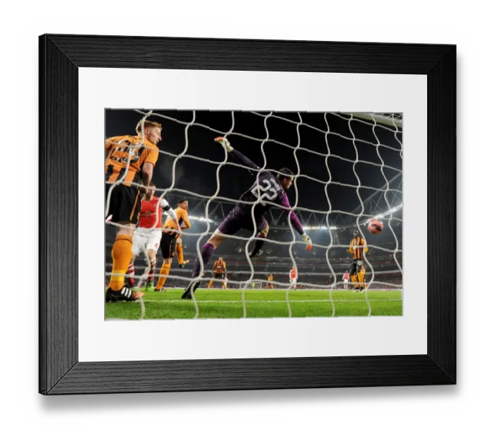 Framed Print : Per Mertesacker's FA Cup-Winning Goal: Arsenal vs Hull City (2015)