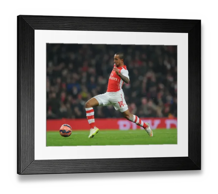 Framed Print : Theo Walcott in Action: Arsenal vs Hull City - FA Cup Third Round, 2015 Framed Print : Theo Walcott in Action: Arsenal vs Hull City - FA Cup Third Round, 2015