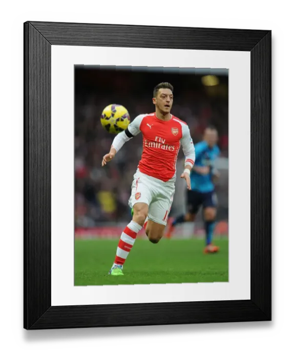 Framed Print : Mesut Ozil in Action: Arsenal vs Stoke City, Premier League 2014-15
