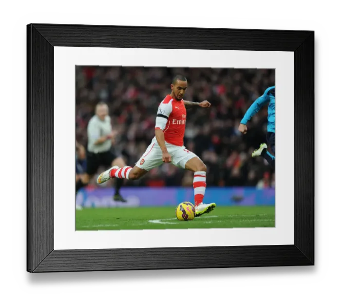 Framed Print : Theo Walcott in Action: Arsenal vs Stoke City, Premier League 2014-15 Framed Print : Theo Walcott in Action: Arsenal vs Stoke City, Premier League 2014-15